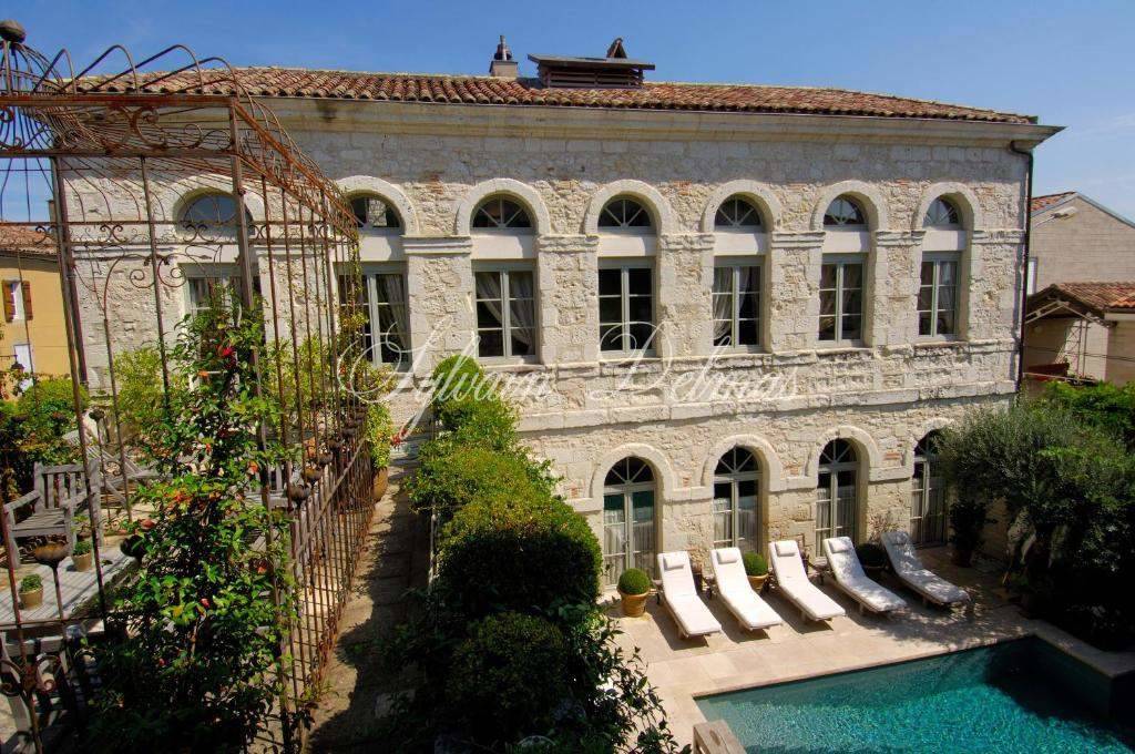 Château — EXCEPTIONEL Hôtel restaurant étoilé au cœur d'une bastide