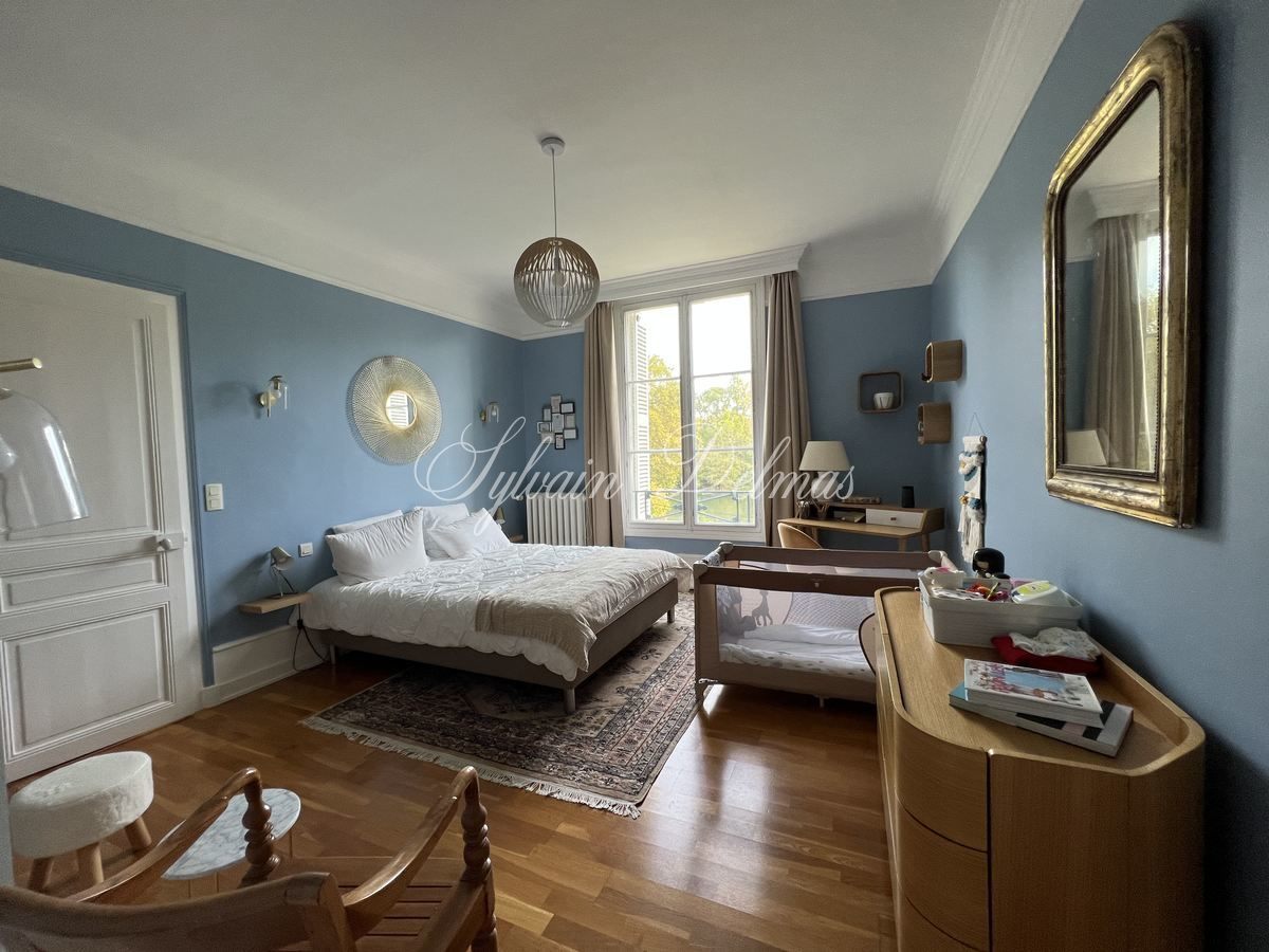 Maison de maître — PROPRIETE DU XIX° SURBLOMBANT L'INDRE