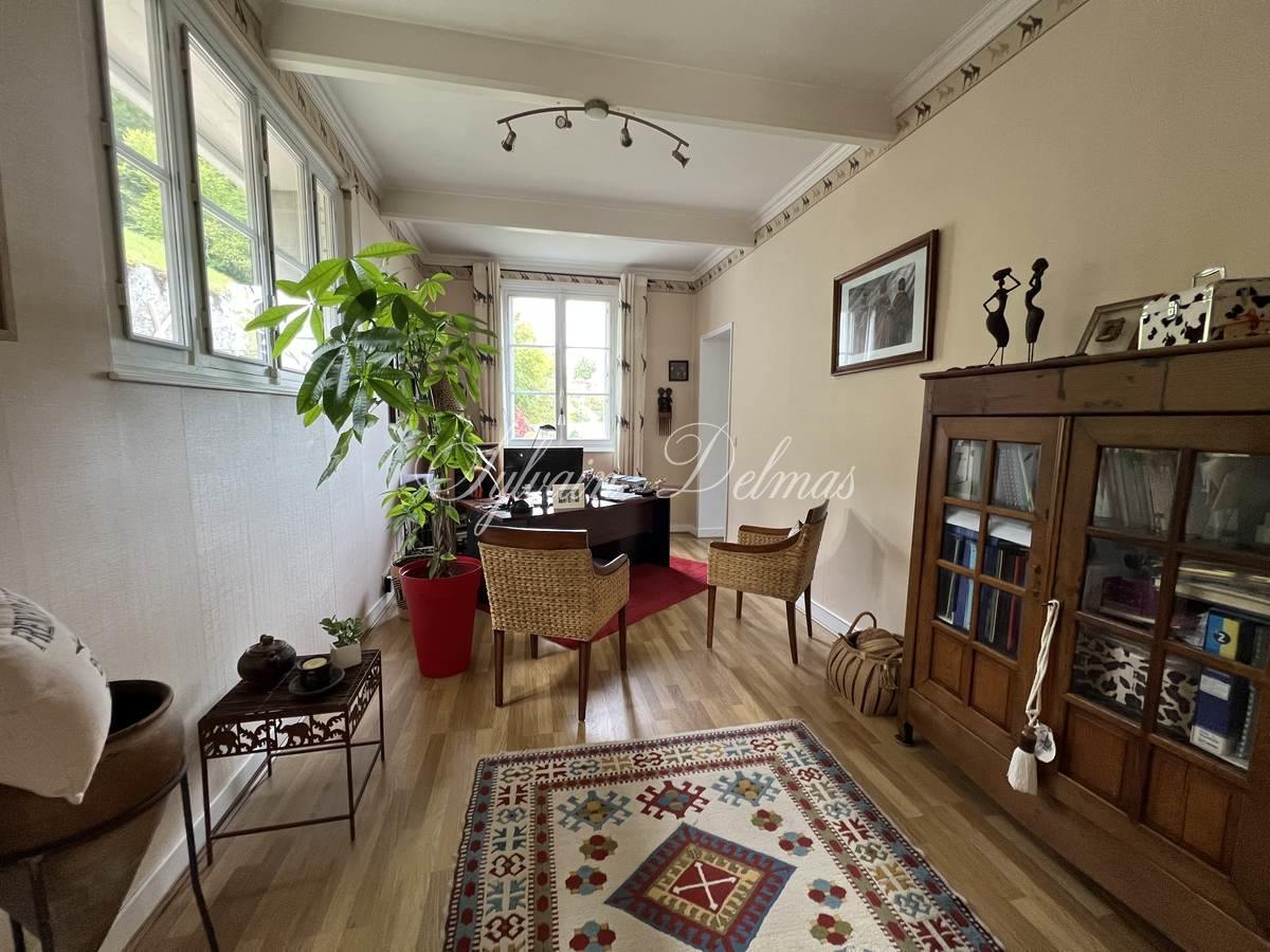 Maison de maître — PROPRIETE DU XIX° SURBLOMBANT L'INDRE