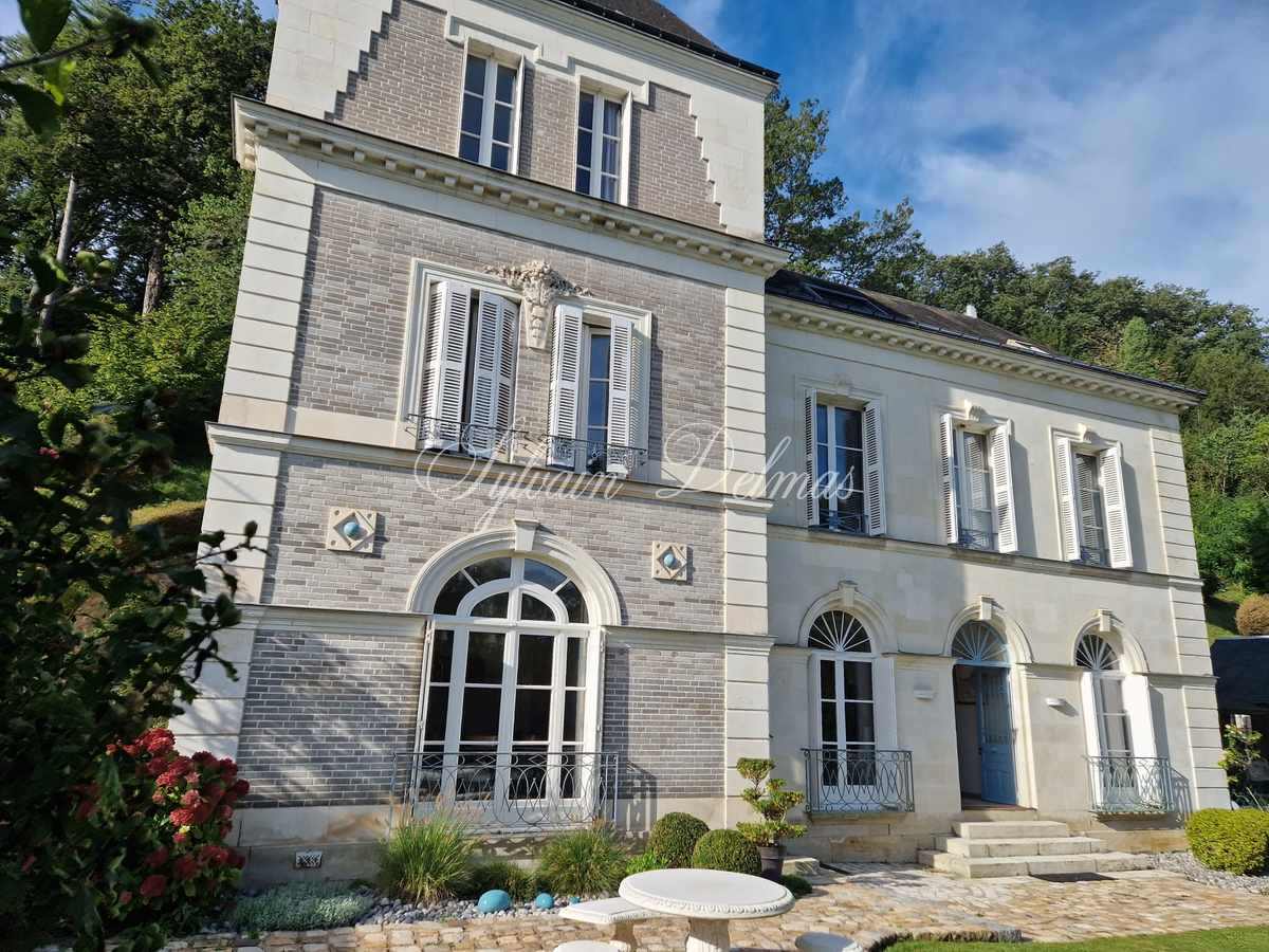 Maison de maître — PROPRIETE DU XIX° SURBLOMBANT L'INDRE