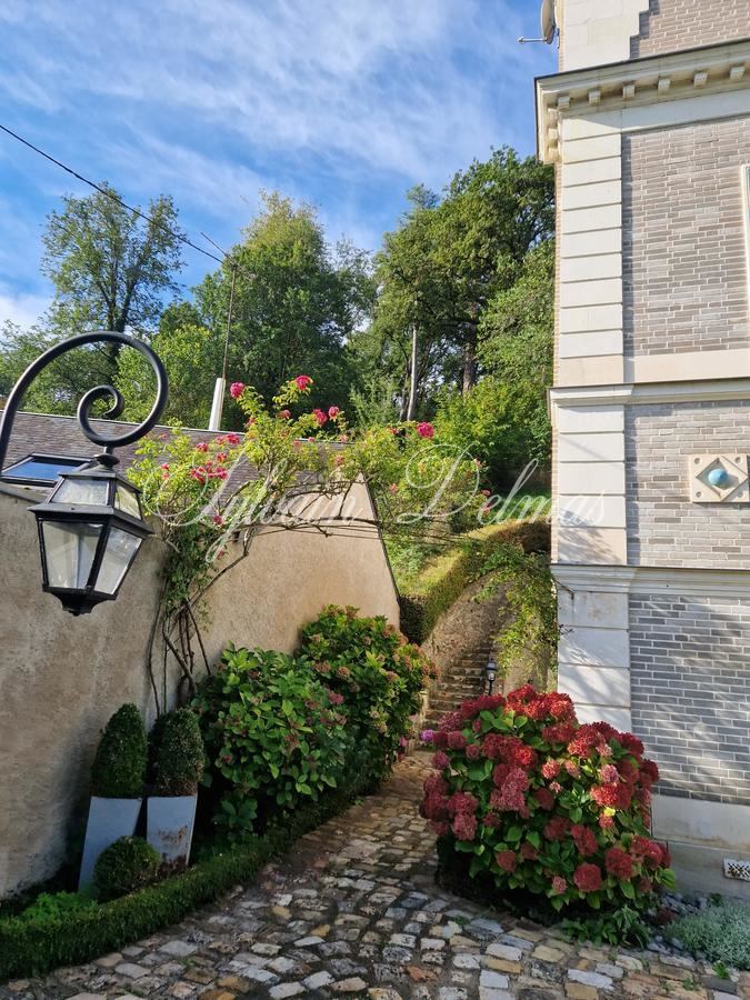 Maison de maître — PROPRIETE DU XIX° SURBLOMBANT L'INDRE