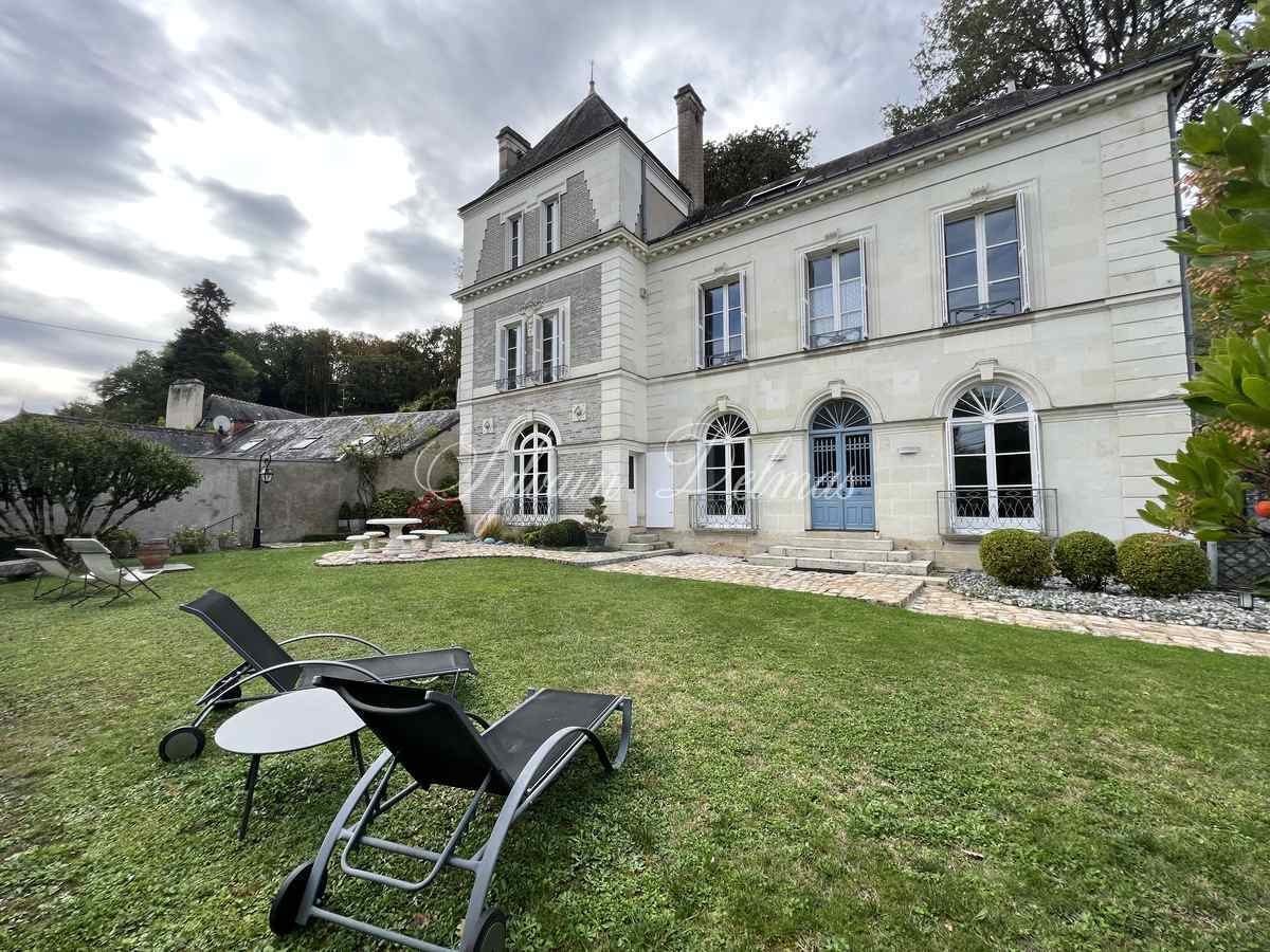 Maison de maître — PROPRIETE DU XIX° SURBLOMBANT L'INDRE