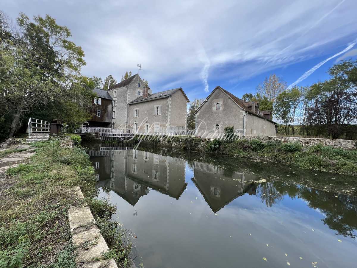 Un paradis sur terre et sur l'eau... Moulin du XV° restauré