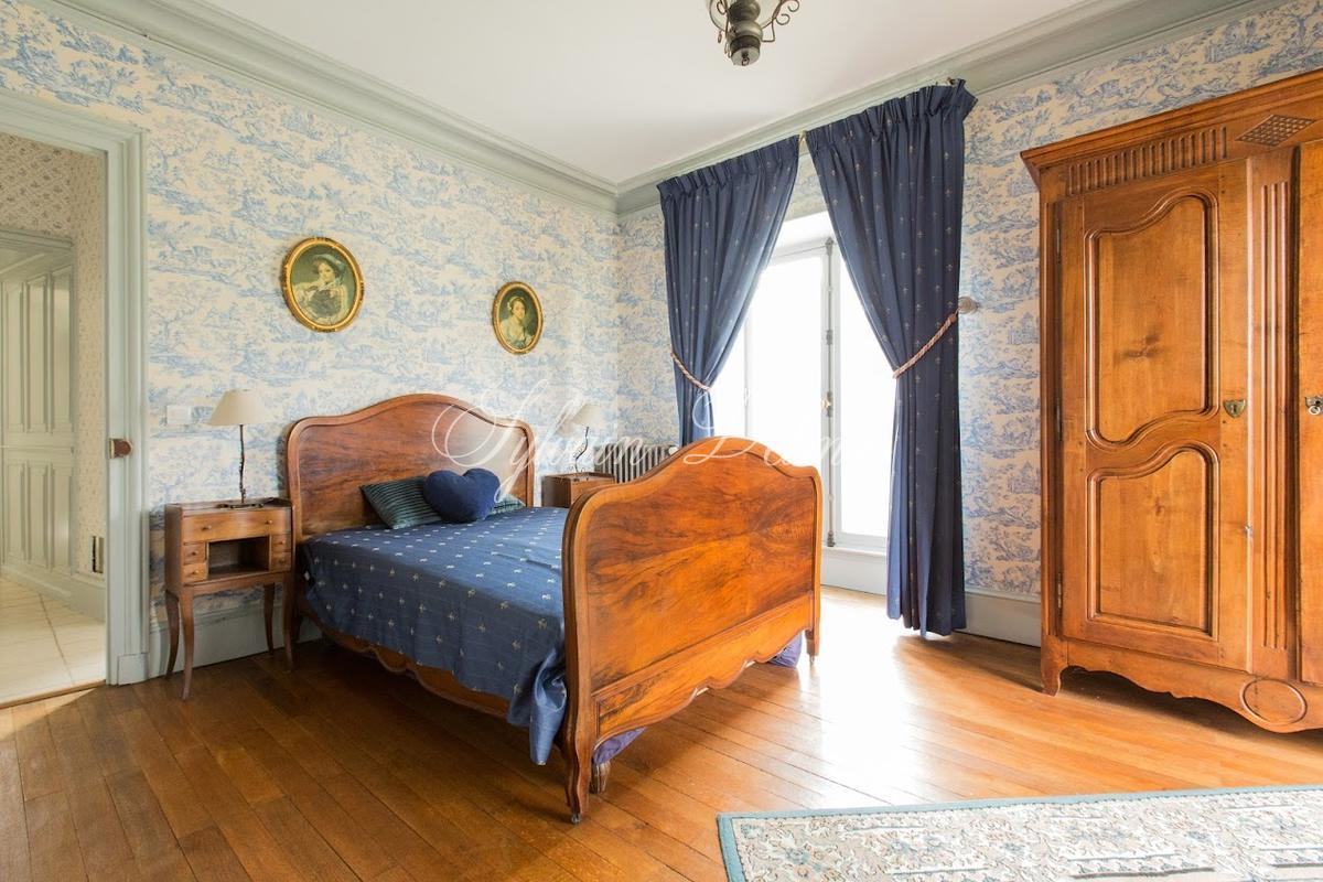 Château historique classé pittoresque 40 KM de Sancerre 2H30 de Paris