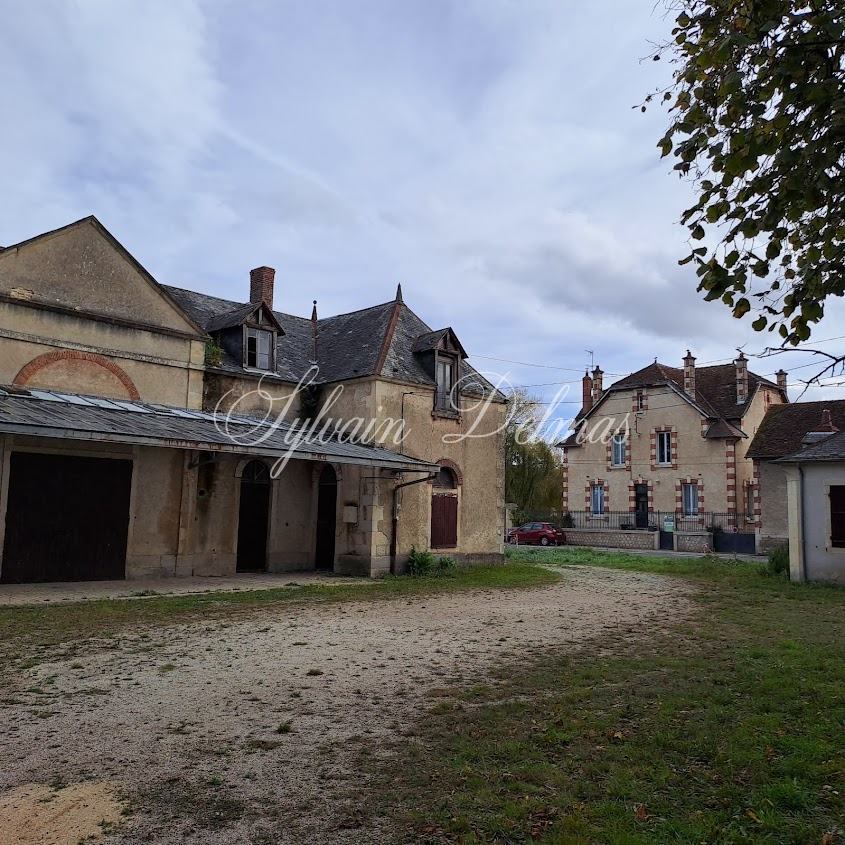 Château historique classé pittoresque 40 KM de Sancerre 2H30 de Paris