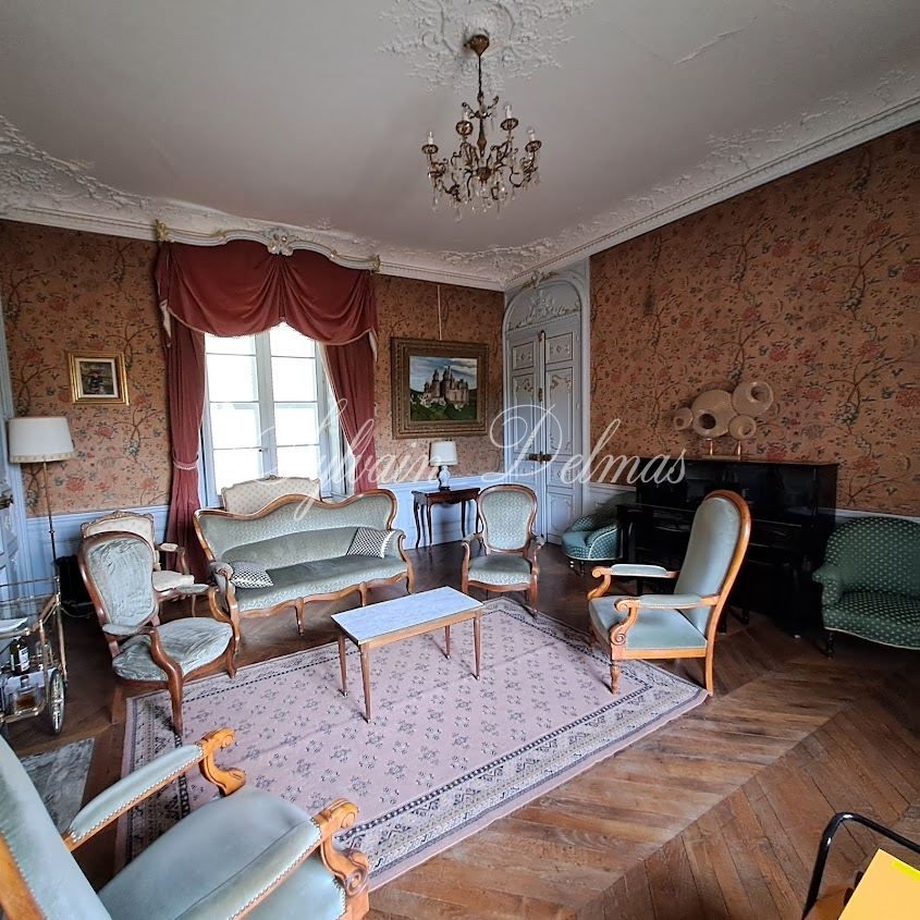 Château historique classé pittoresque 40 KM de Sancerre 2H30 de Paris