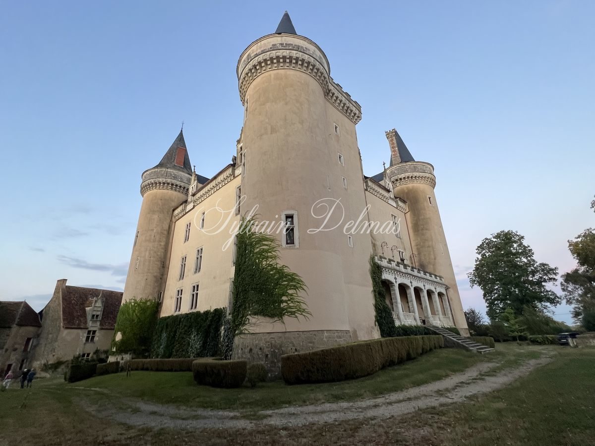 Majestueux château dans l'Indre