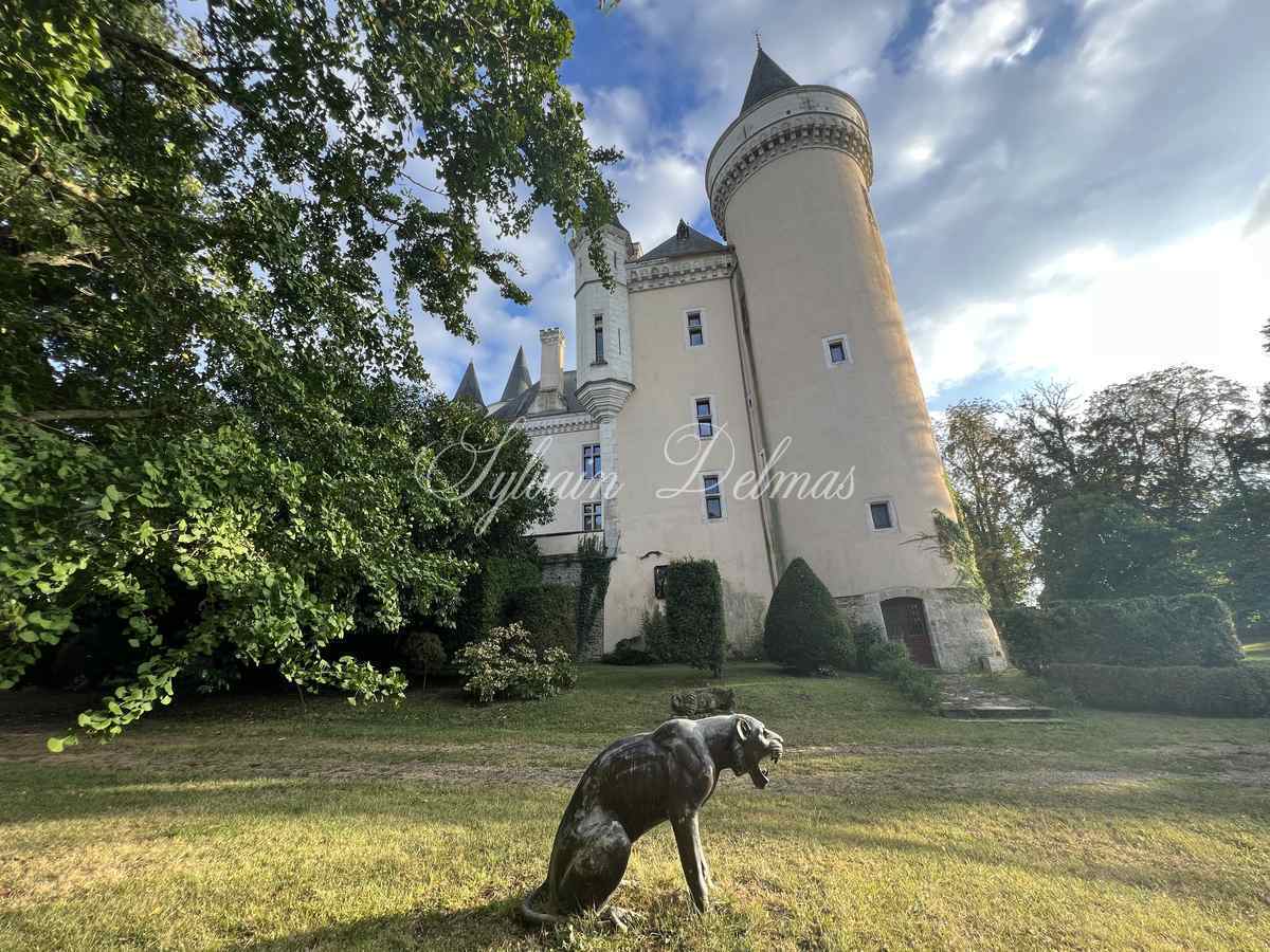 Majestueux château dans l'Indre