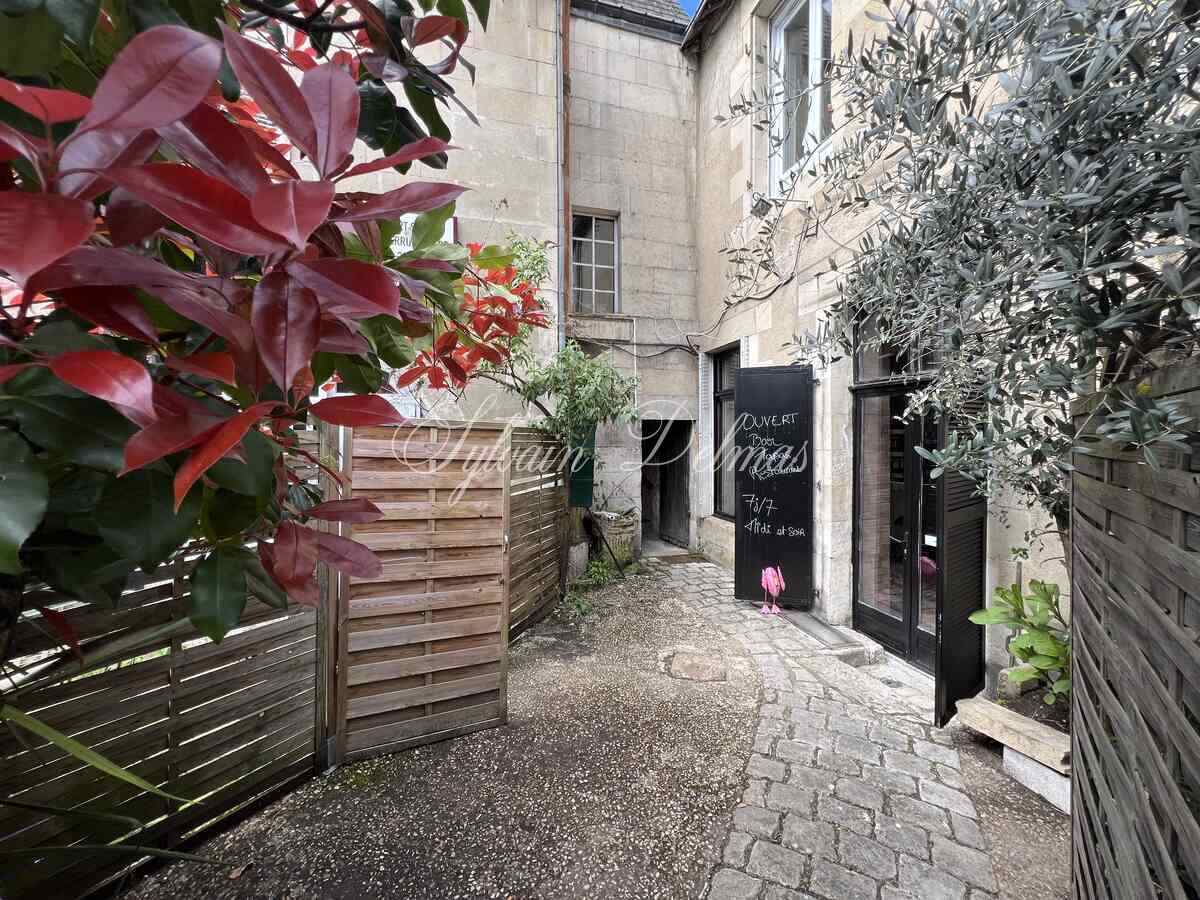 Immeuble de standing — IMMEUBLE DE RAPPORT A SASIR CENTRE DE POITIERS