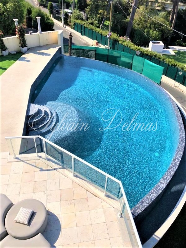 VILLA D'EXCEPTION A CANNES