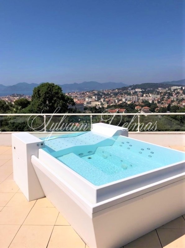 VILLA D'EXCEPTION A CANNES