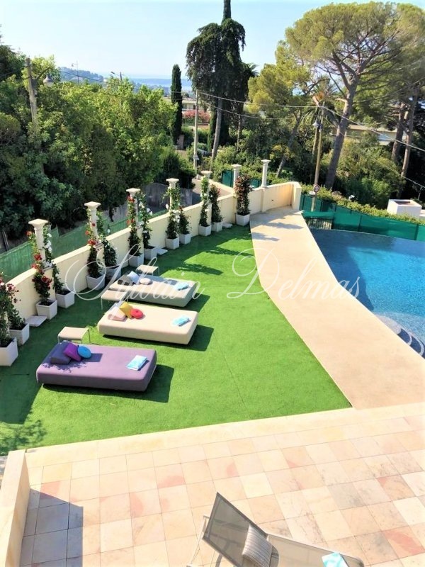VILLA D'EXCEPTION A CANNES