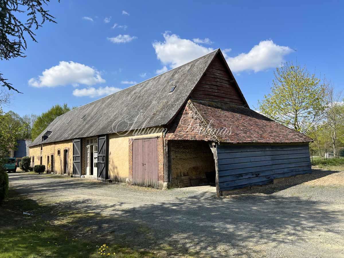 Château XVIIIème 8 hectares à 1h30 de Paris, 40 KM du Mans de Tours et de Vendômes