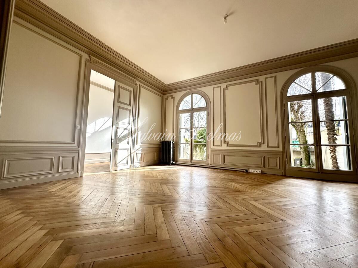 Hôtel particulier — HOTEL PARTICULIER TOURS BERANGER