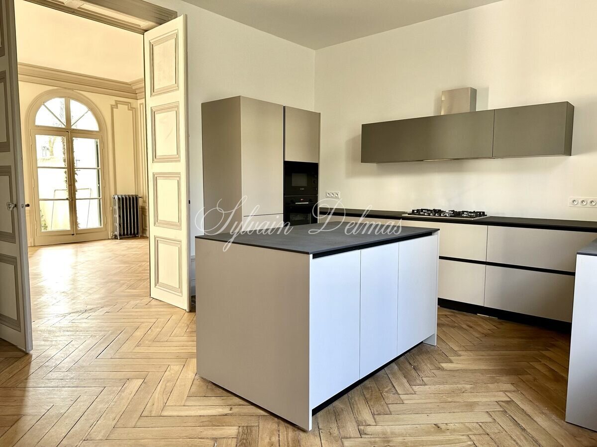 Hôtel particulier — HOTEL PARTICULIER TOURS BERANGER