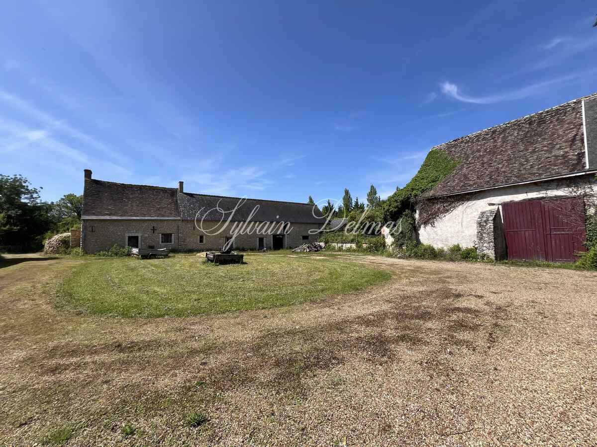 Château — CHATEAU XVI ème sur 18 hectares
