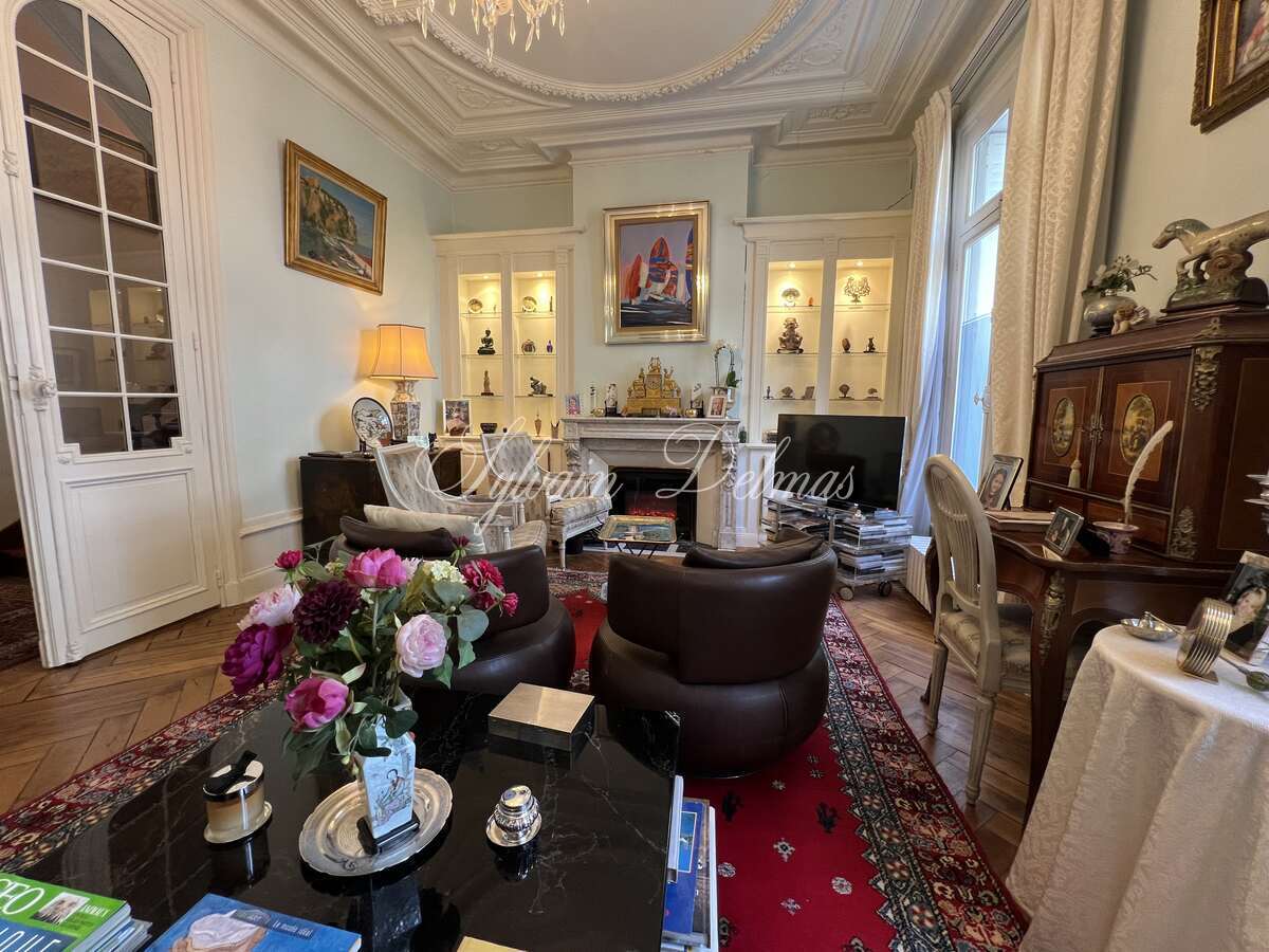Hôtel Particulier Boulevard Béranger 303m2