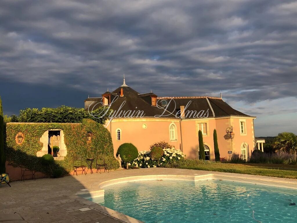 Domaine — Proche de Tours propriété d'exception avec une vue à couper le souffle 2.2M€