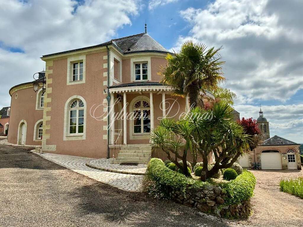 Domaine — Proche de Tours propriété d'exception avec une vue à couper le souffle 2.2M€