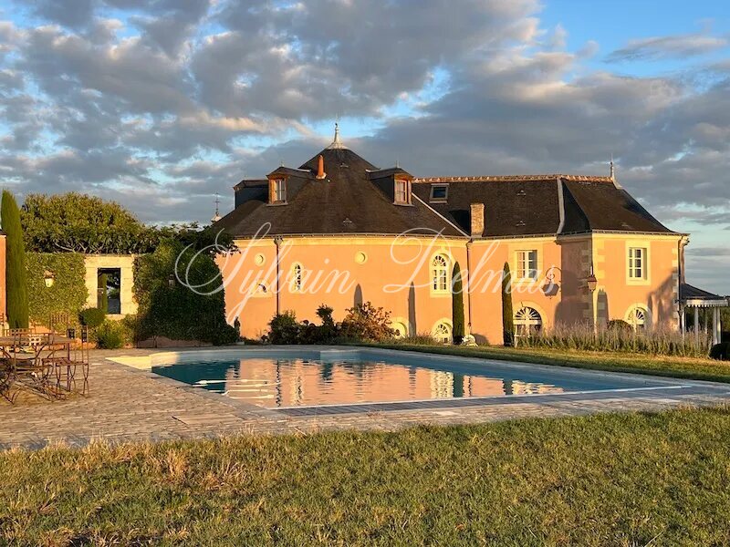 Domaine — Proche de Tours propriété d'exception avec une vue à couper le souffle 2.2M€