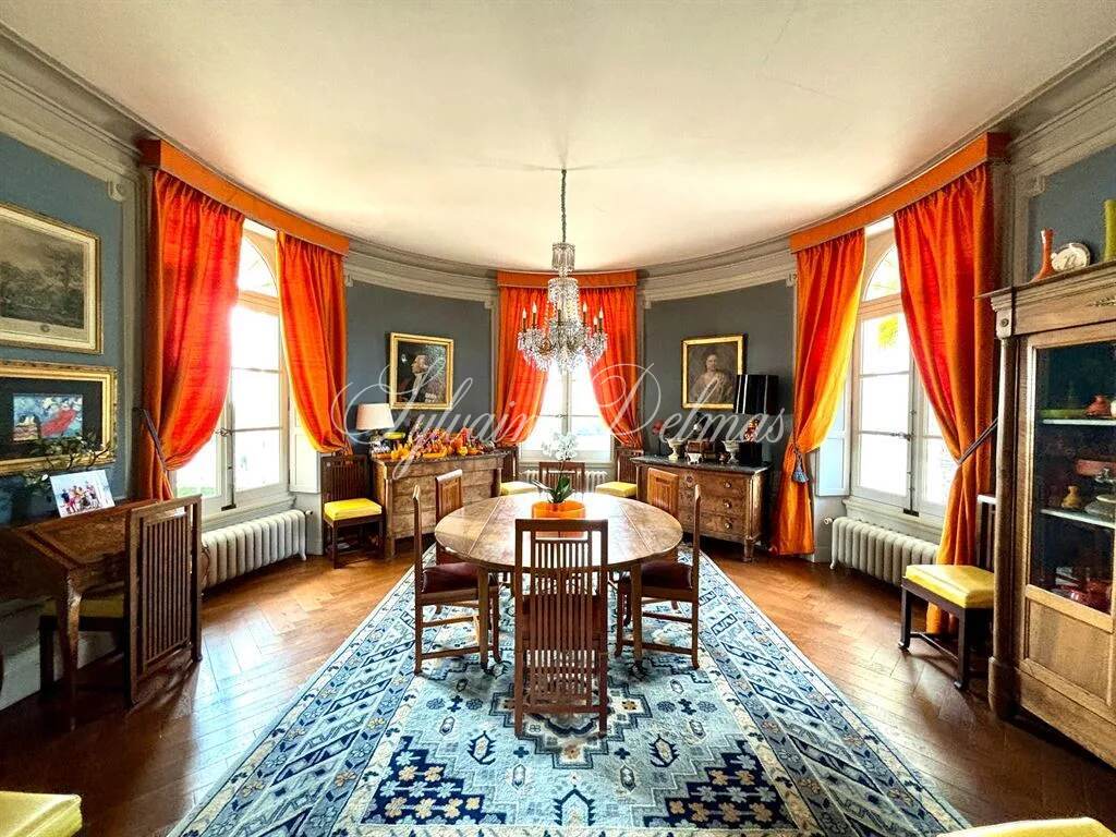 Domaine — Proche de Tours propriété d'exception avec une vue à couper le souffle 2.2M€