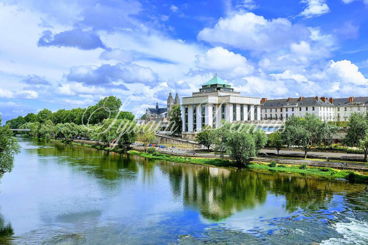 Immeuble de prestige — COMPLEXE HÔTELIER FORT POTENTIEL ET EMPLACEMENT N°1  TOURS