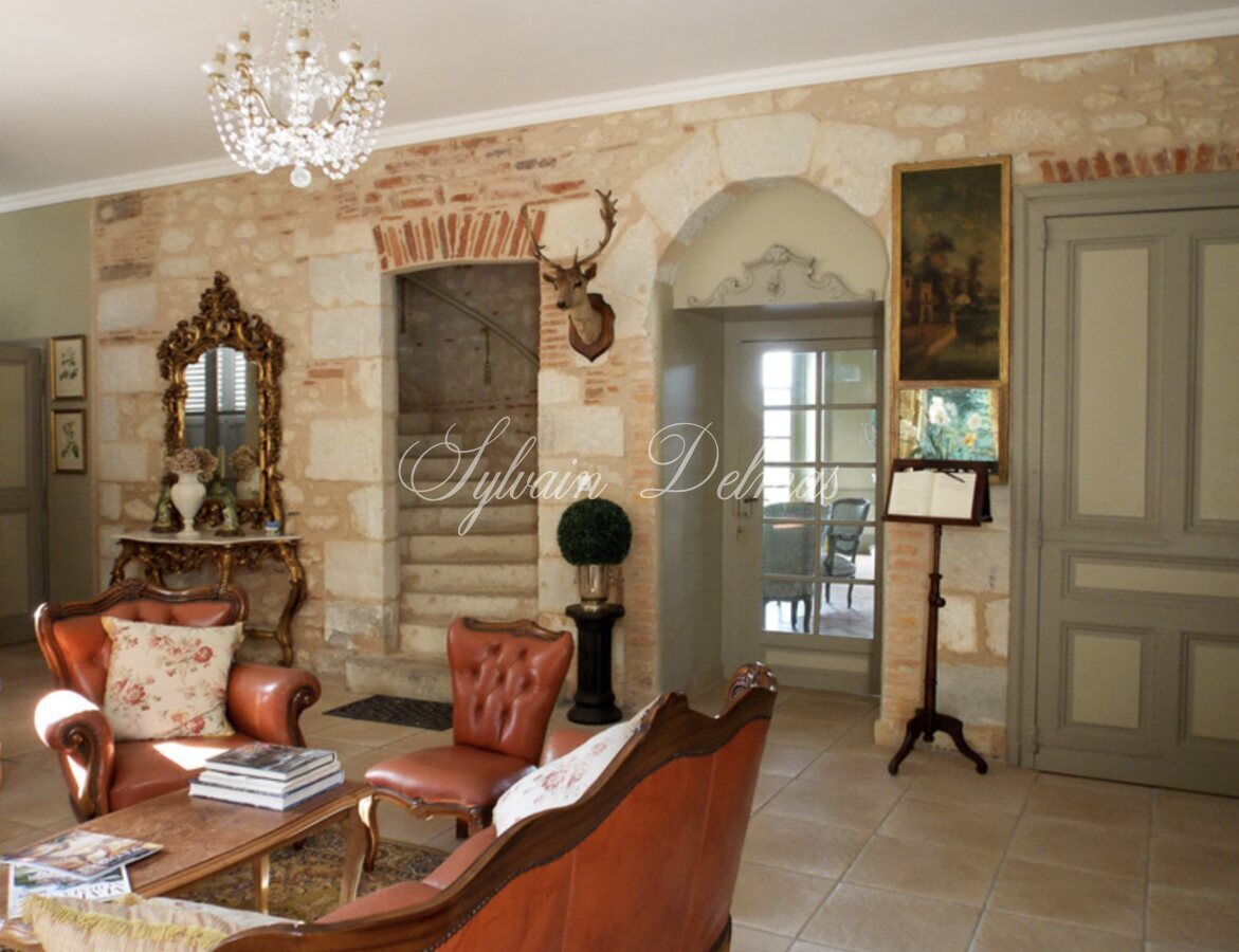 A vendre Château 900 m² à PERIGUEUX