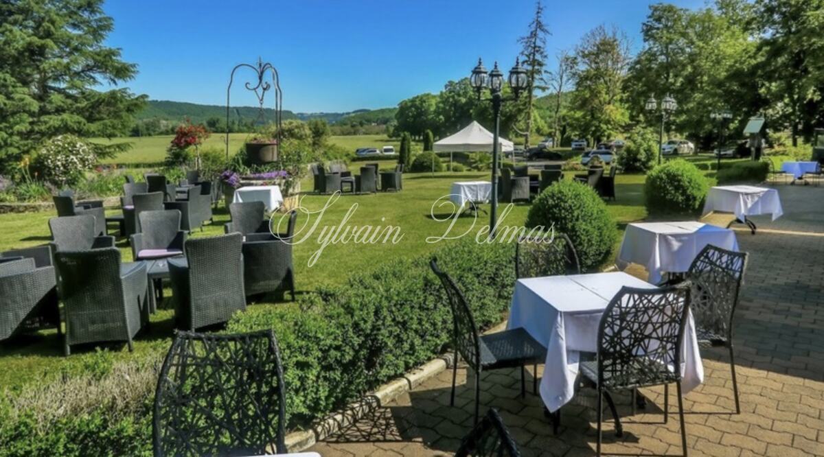 Château — CHATEAU HISTORIQUE XII ET XVème dans le PERIGORD