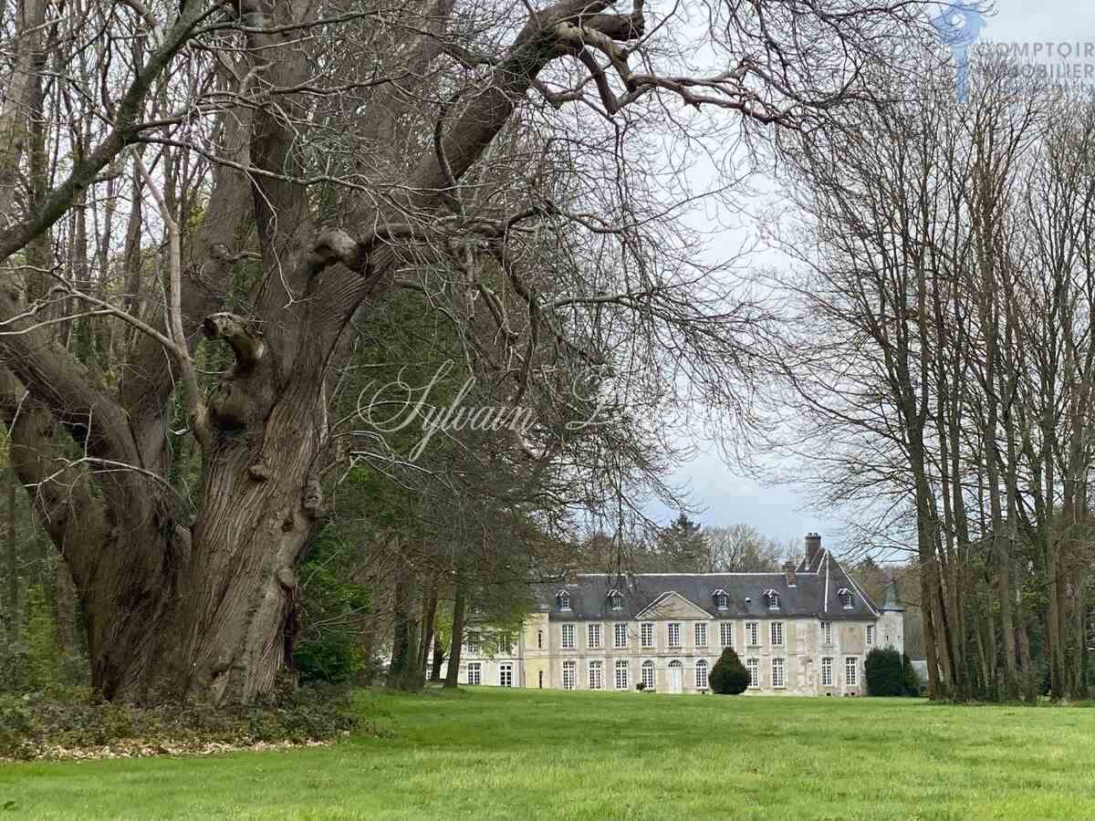 Château — CHATEAU HISTORIQUE DU XIVèmé DANS L'EURE ( 27) 3.450M