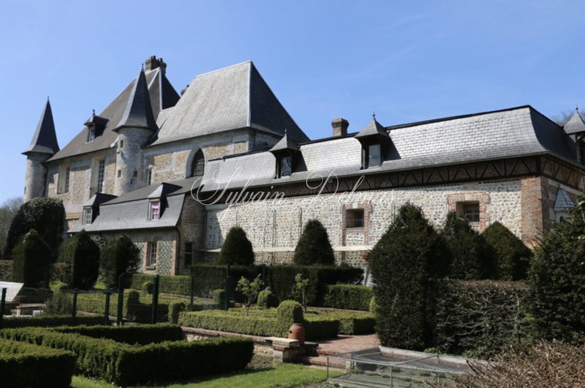 Château — CHATEAU HISTORIQUE DU XIVèmé DANS L'EURE ( 27)  3.450M
