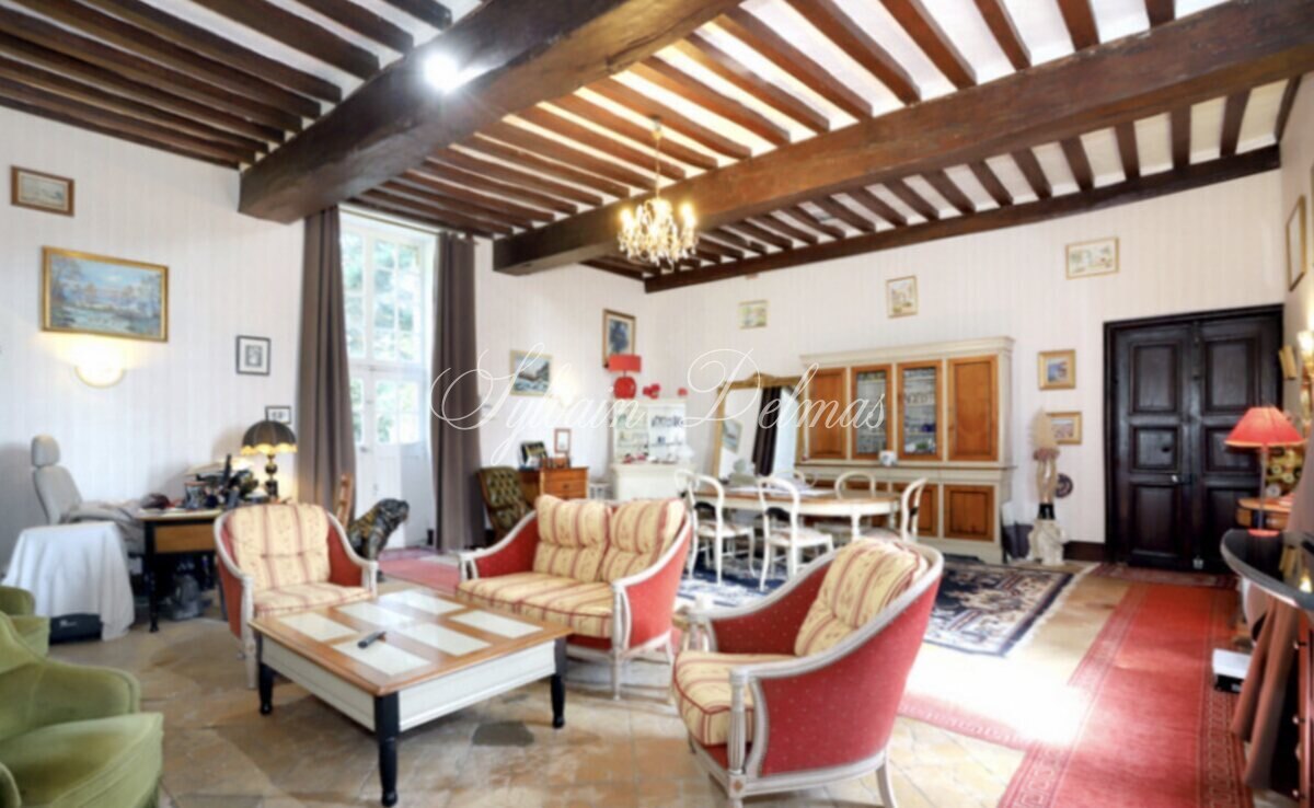 CHATEAU XVII ème AVEC CAMPINC PROCHE DE SAINT MALO