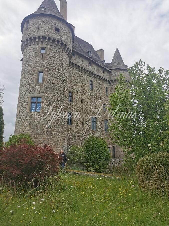 Château — FABULEUX CHATEAU DU XVème dans la CREUSE