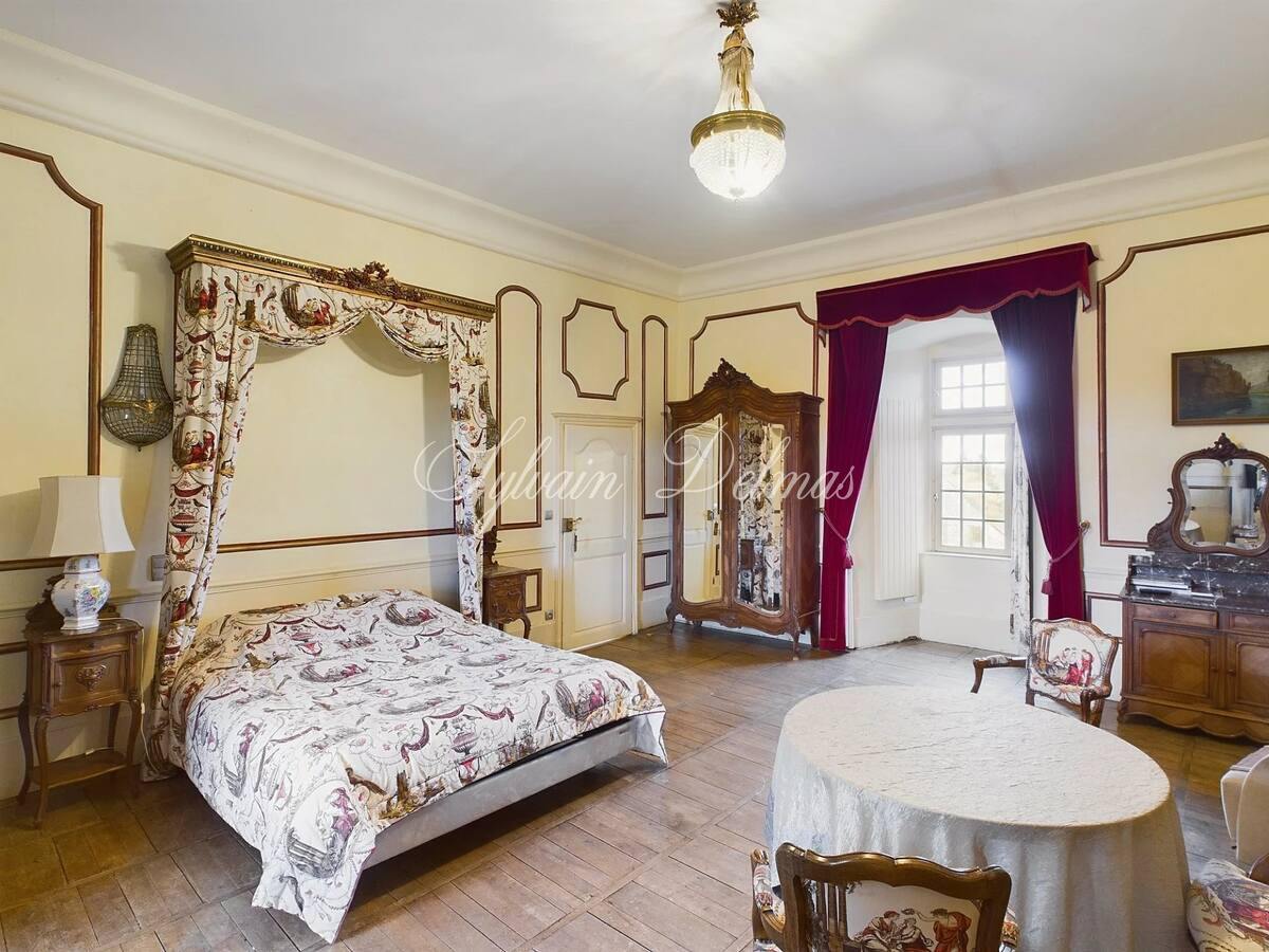 Château — FABULEUX CHATEAU DU XVème dans la CREUSE