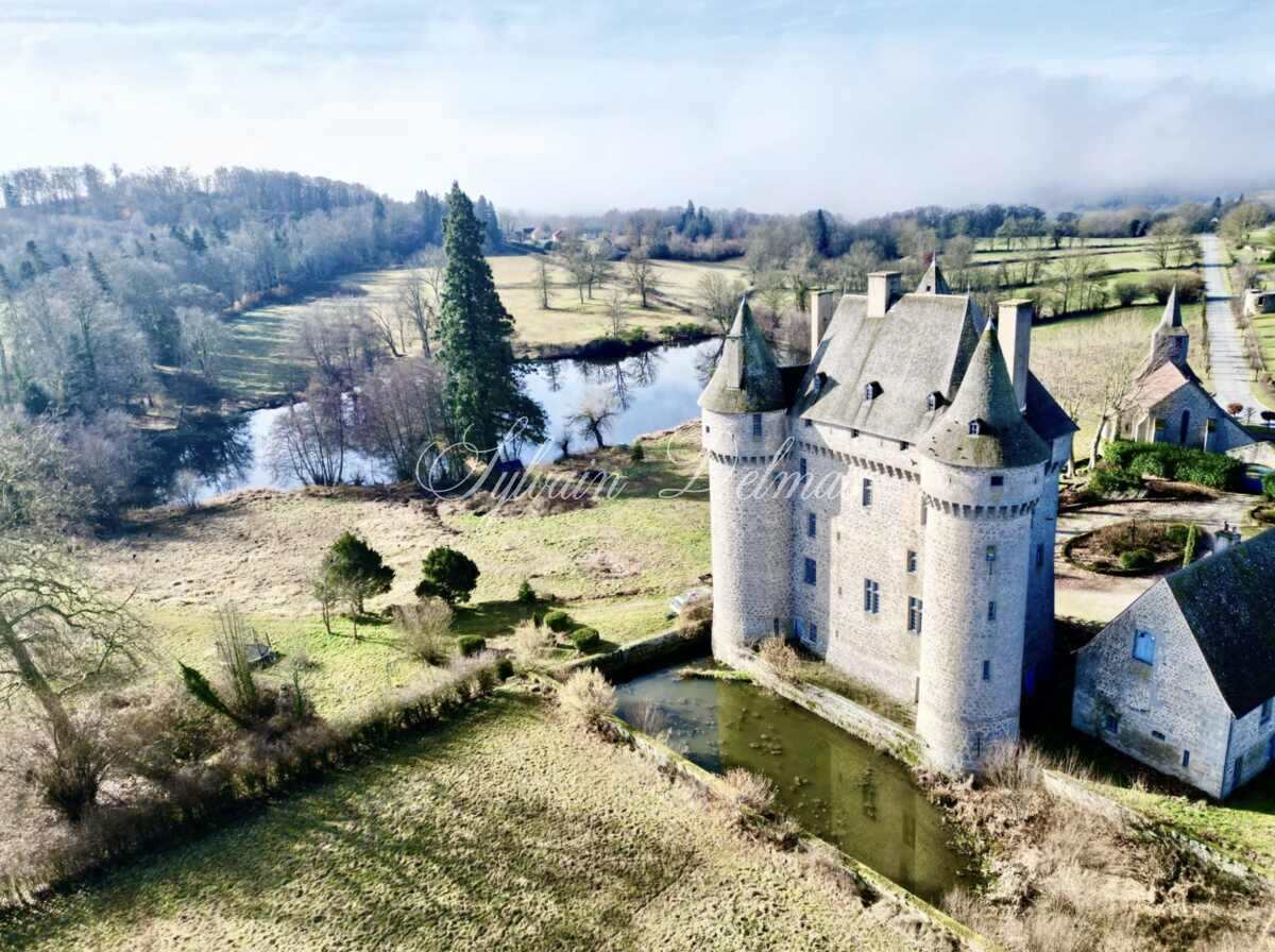 Château — FABULEUX CHATEAU DU XVème dans la CREUSE