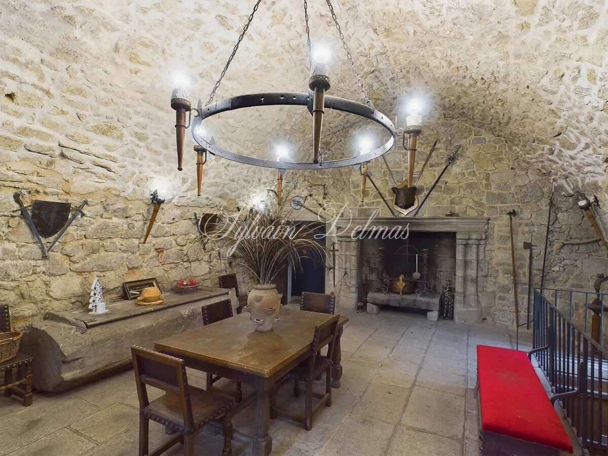 Château — FABULEUX CHATEAU DU XVème dans la CREUSE
