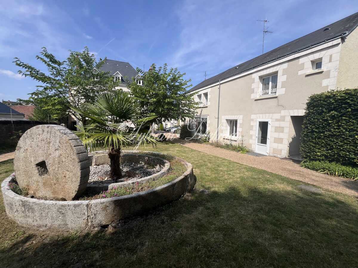 MANOIR PLEIN CENTRE D'AMBOISE avec un gros potentiel d'hébergements touristiques