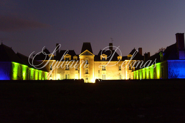 Château XVIII ° ET ENSEMBLE HOTELIER SUR PLUS DE 150 HESTARES  12M€