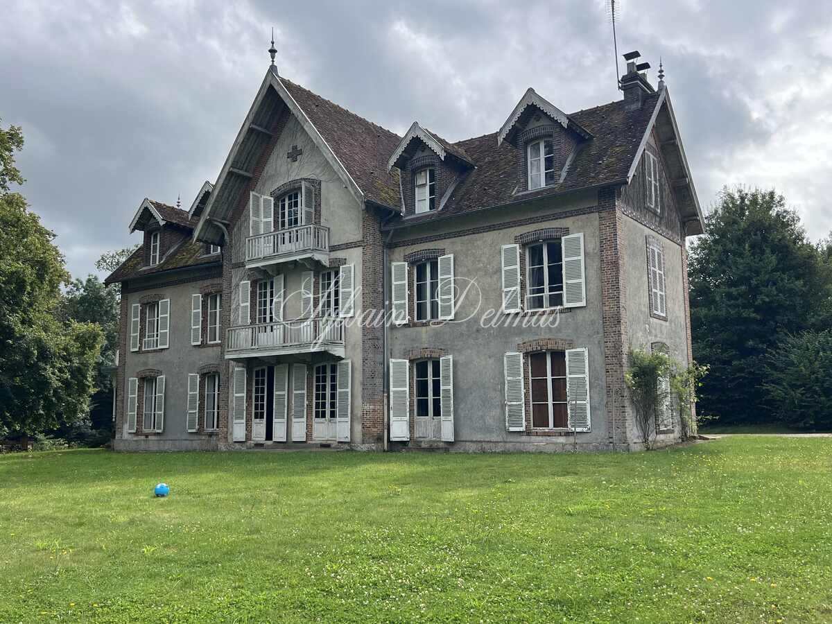 Manoir — A 1H50 de PARIS impressionnant ensemble immobilier du XV et XIXème