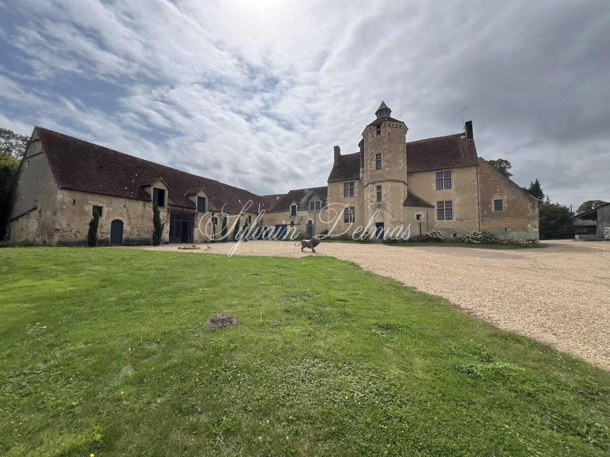 Manoir — A 1H50 de PARIS impressionnant ensemble immobilier du XV et XIXème