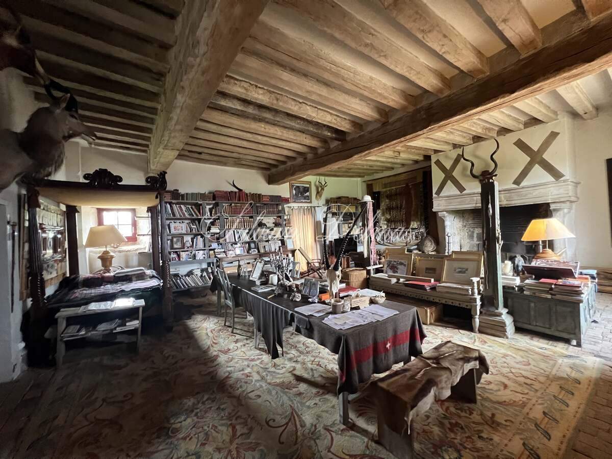 Manoir — A 1H50 de PARIS impressionnant ensemble immobilier du XV et XIXème