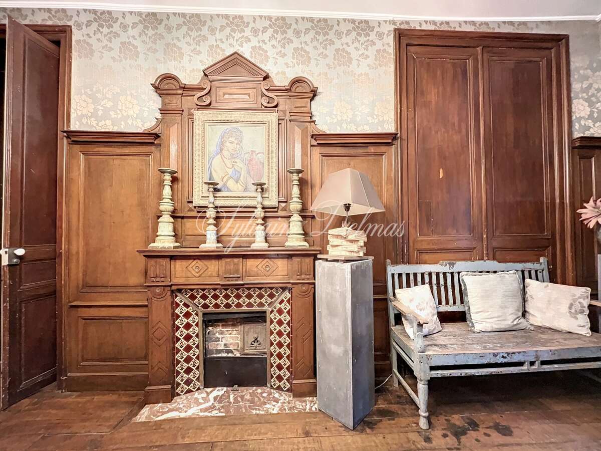 DANS LES ARDENNES CHÂTEAU HISTORIQUE ET CENTRE EQUESTRE