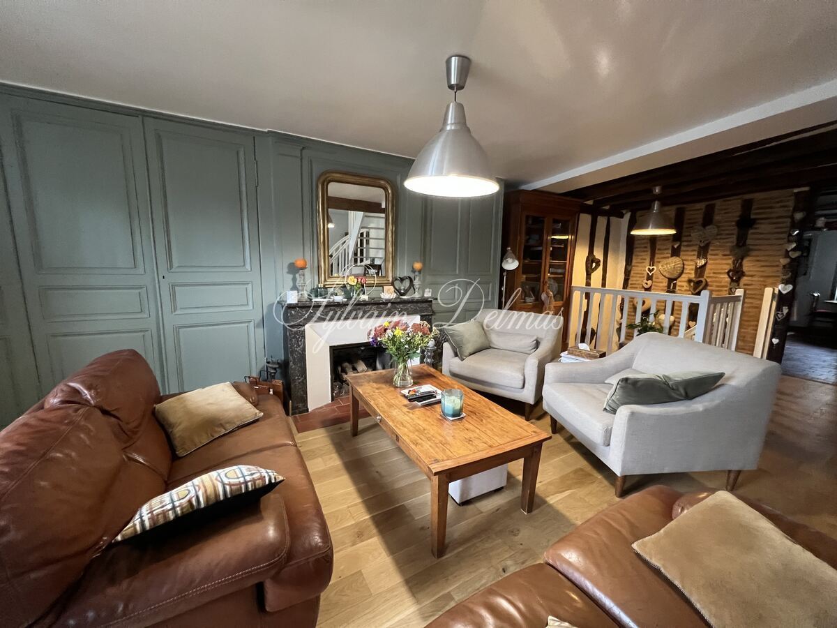 Hôtel particulier — Maison XIX ème en tuffeaux quartier cathédrale Tours 240 M2