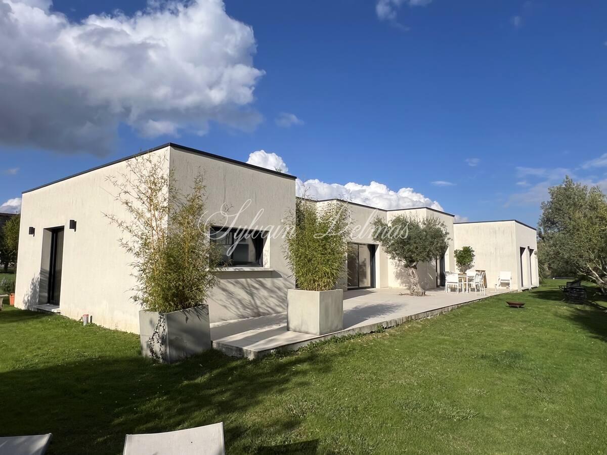 Maison d'architecte — Villa Moderne de plain-pied 150m2 à Saint-Cyr-sur-Loire