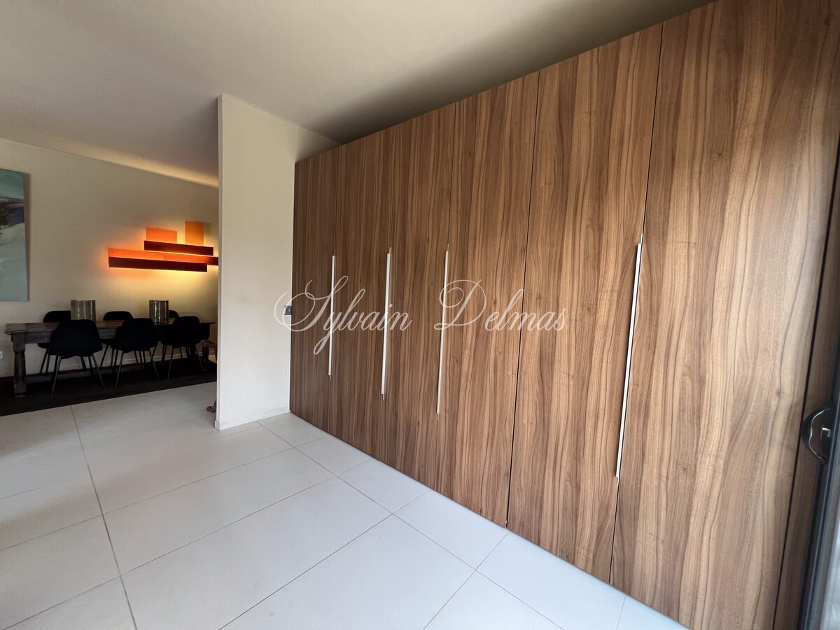 Maison d'architecte — Villa Moderne de plain-pied 150m2 à Saint-Cyr-sur-Loire