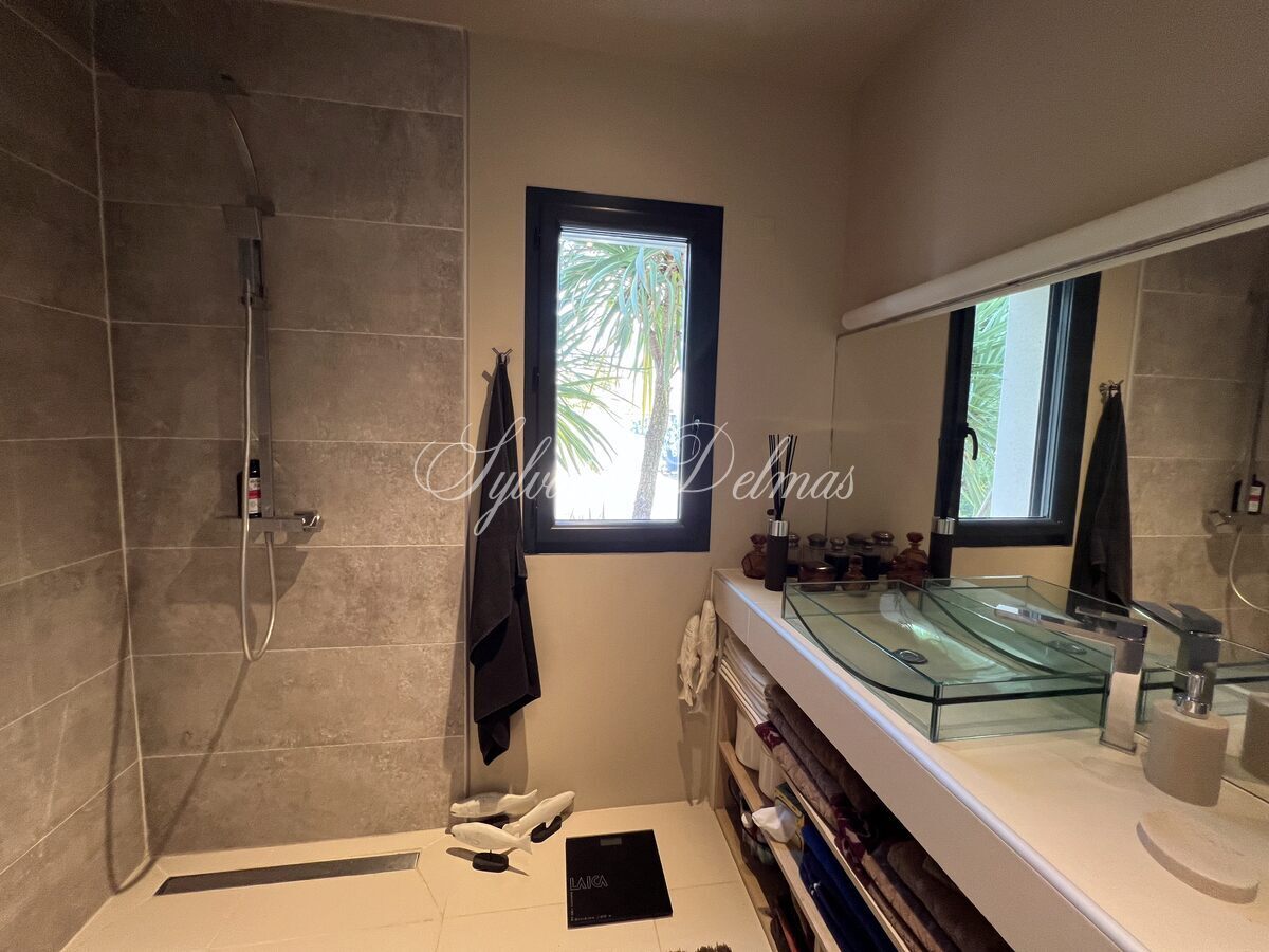 Maison d'architecte — Villa Moderne de plain-pied 150m2 à Saint-Cyr-sur-Loire