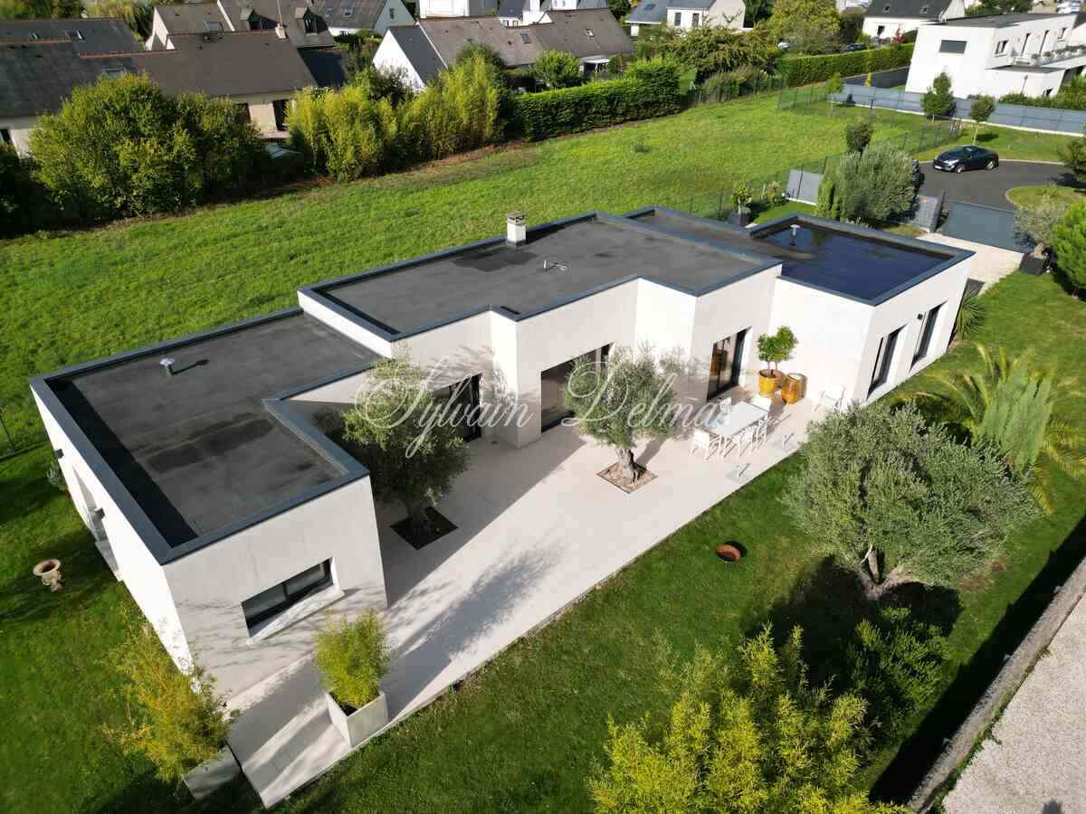 Maison d'architecte — Villa Moderne de plain-pied 150m2 à Saint-Cyr-sur-Loire