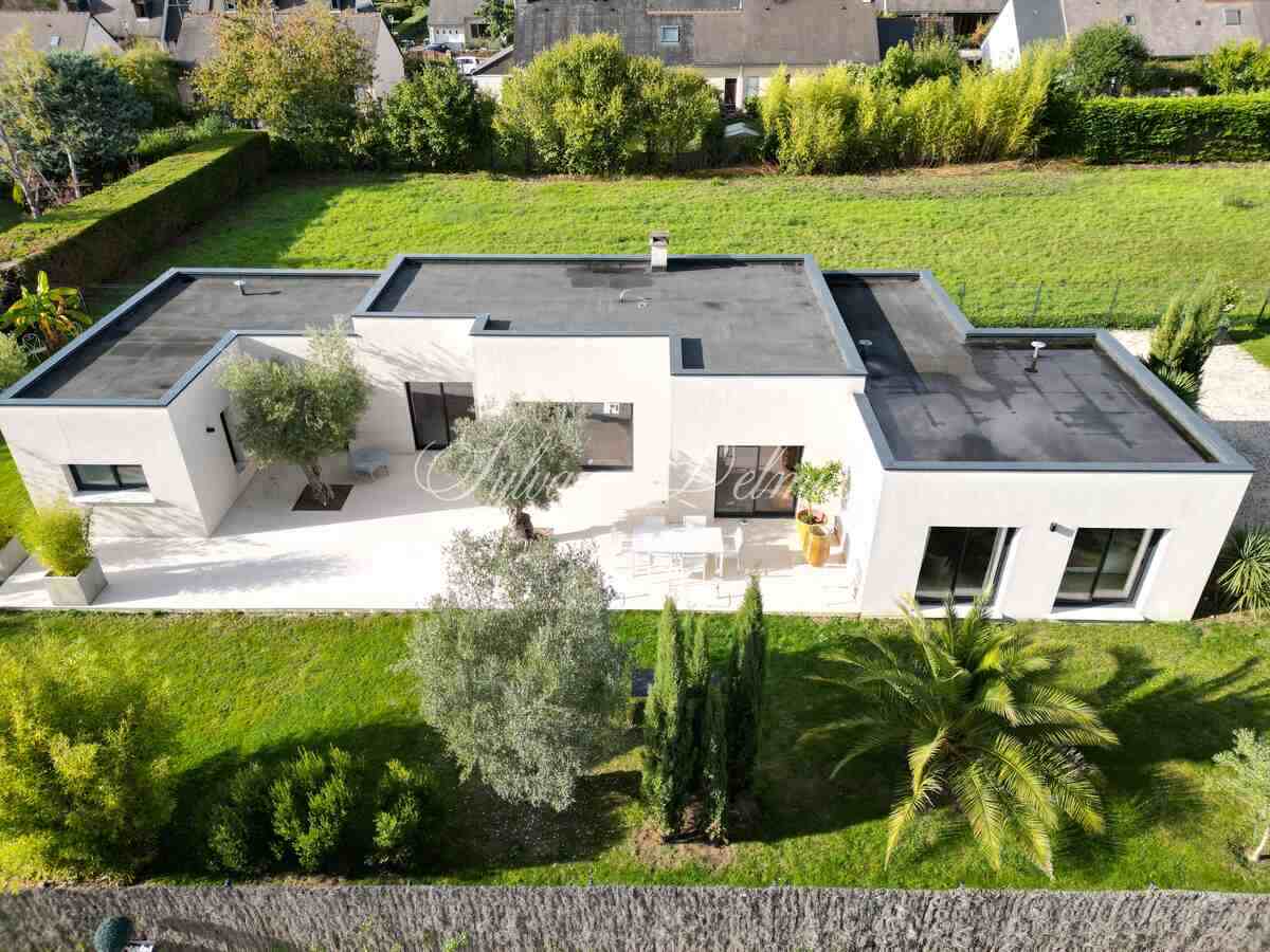 Maison d'architecte — Villa Moderne de plain-pied 150m2 à Saint-Cyr-sur-Loire