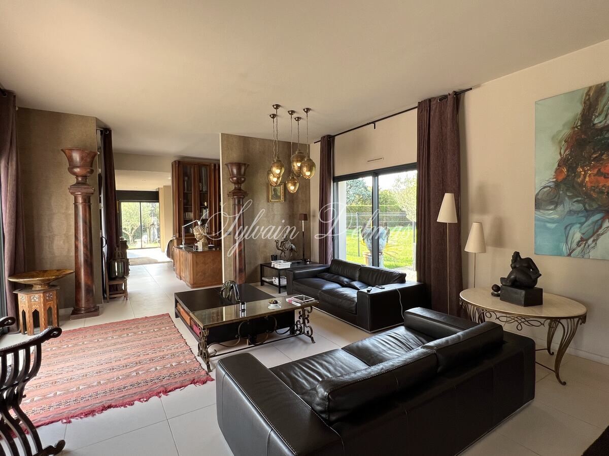 Maison d'architecte — Villa Moderne de plain-pied 150m2 à Saint-Cyr-sur-Loire
