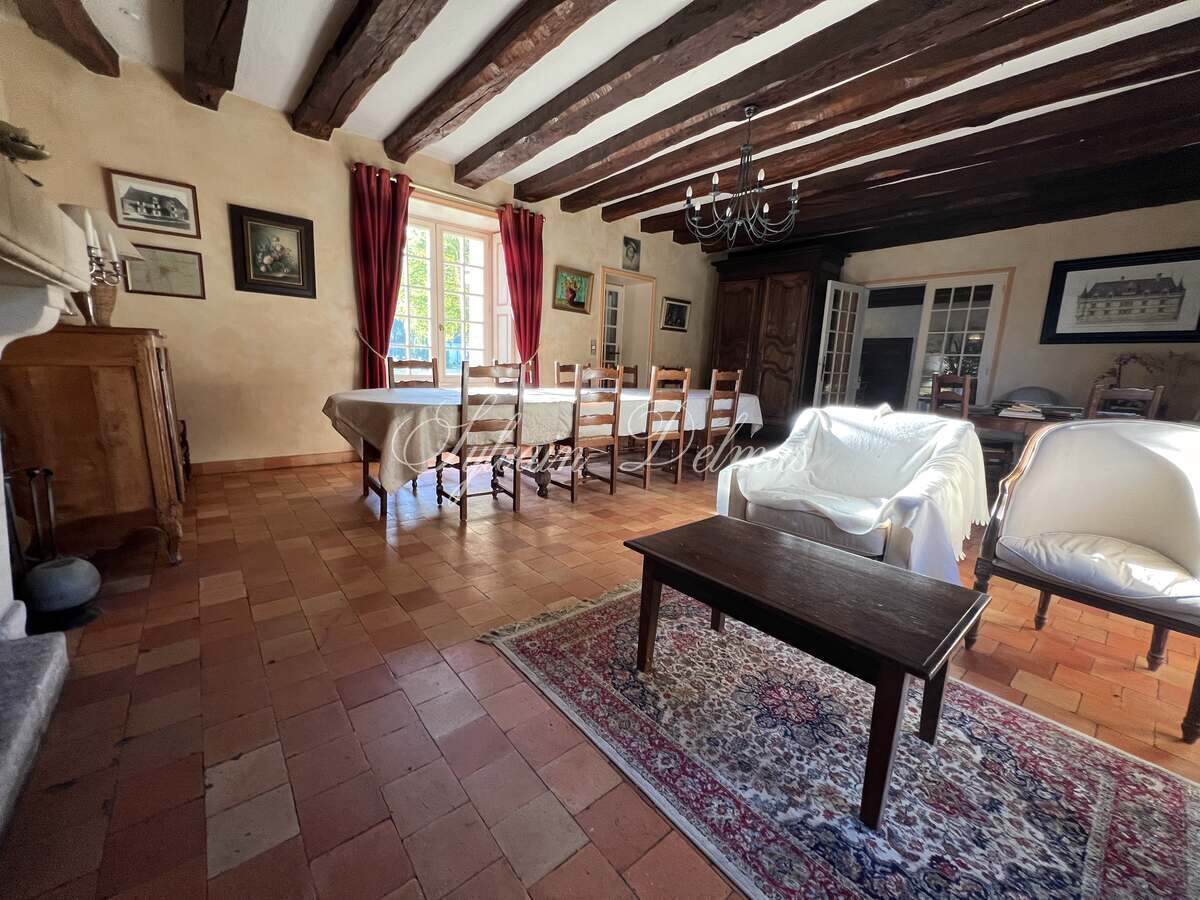 AUTHENTIQUE MANOIR DU XV et XVIIIème à 15 minutes de TOURS avec 90 hectares d'un seul tenant