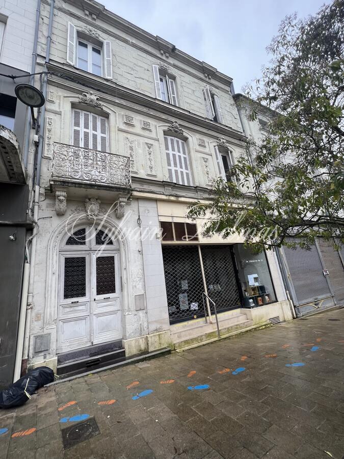 Immeuble de rapport plein centre historique de Châtellerault